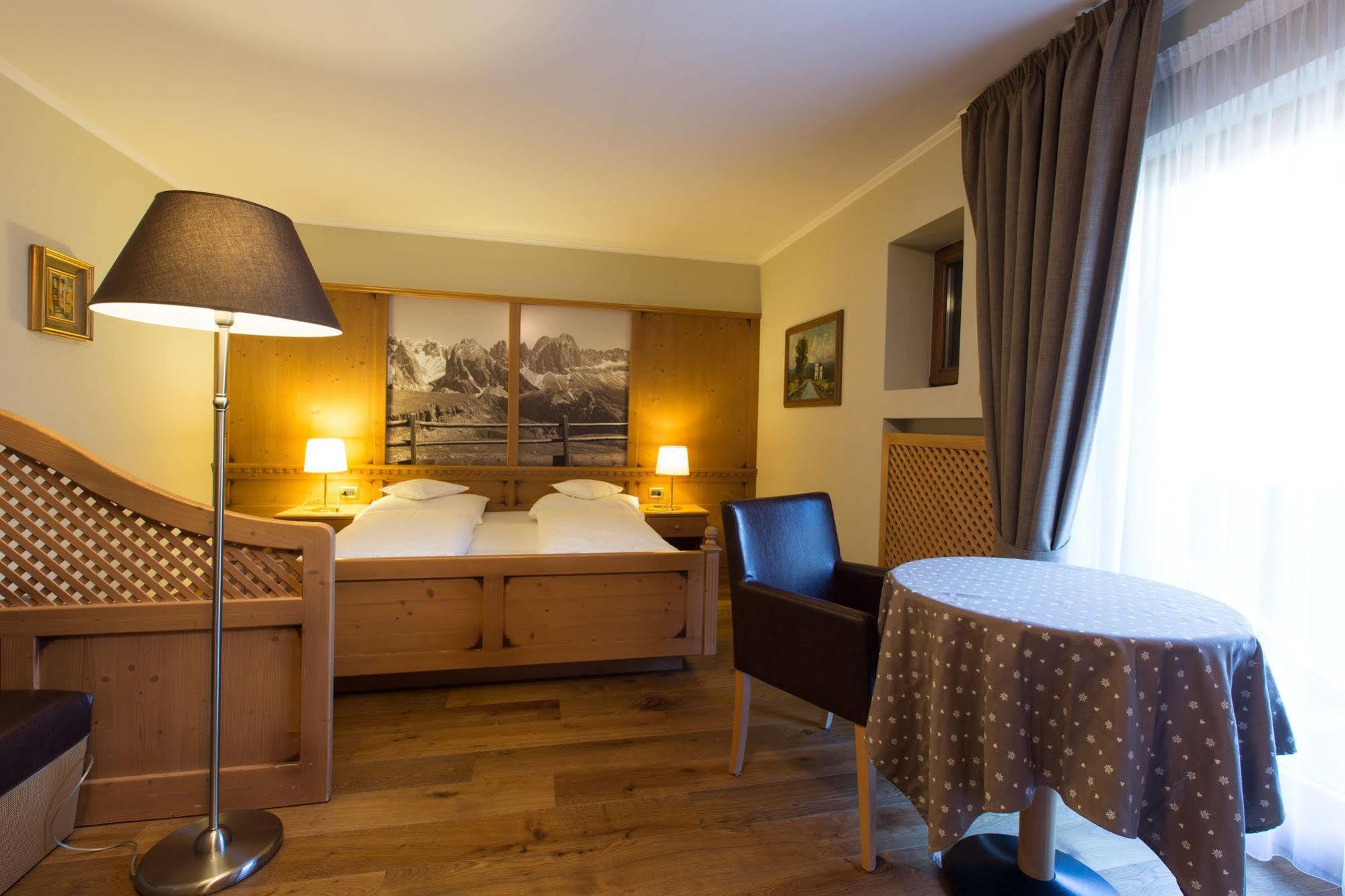 Hotel Eggentaler à Cardano Extérieur photo